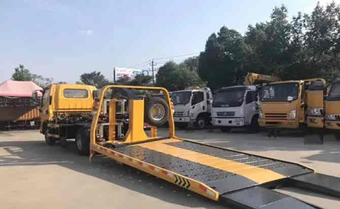 洛南汽车中途维修案例